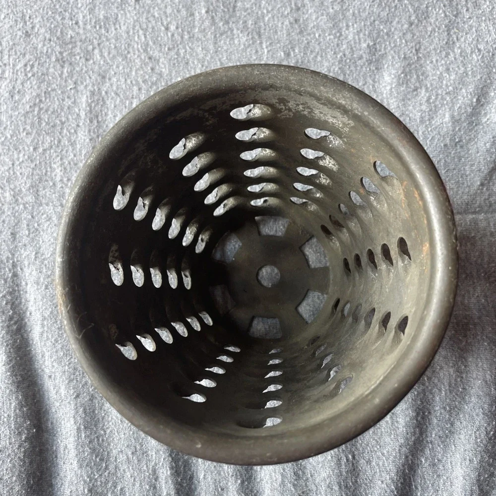 VINTAGE SALAD MASTER FOOD PROCESSOR REPLACEMENT‎ PART CONE # 2 SHREDDER